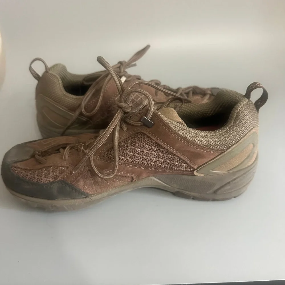 Merrell avian light